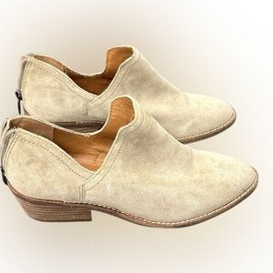 Lucky Brand Beige Suede Flats
